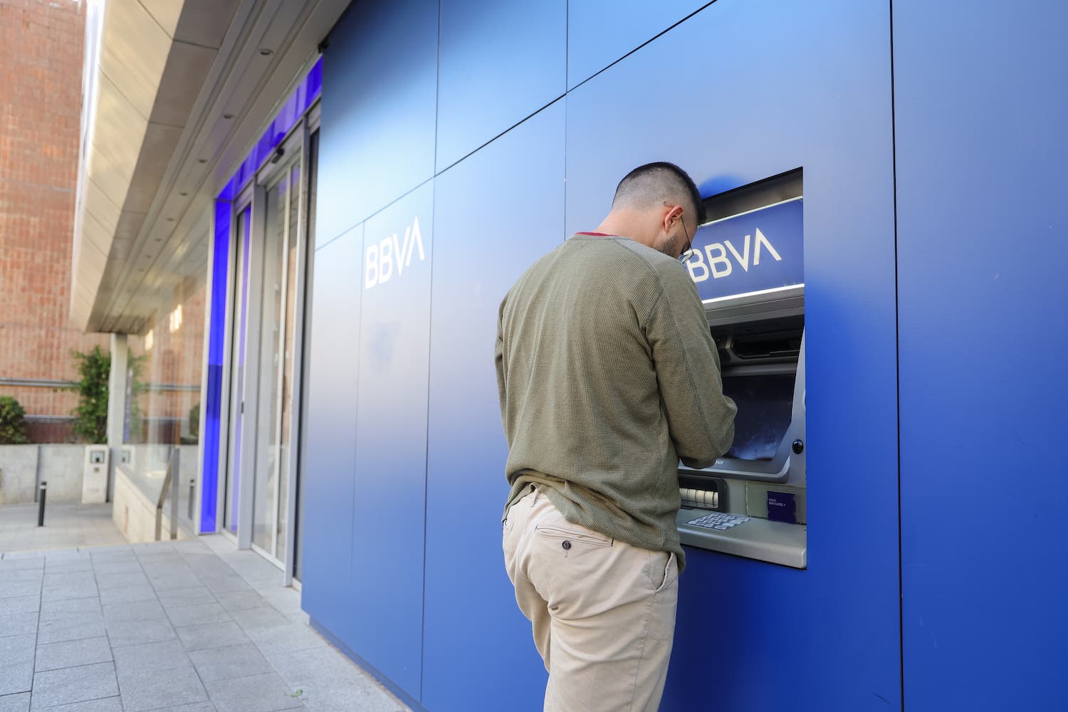 caixer automàtic banc VC BBVA