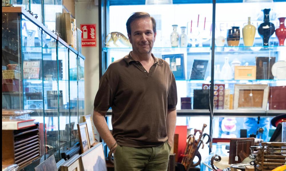 The store in Sabadell that has cataloged a million stamps from around the world